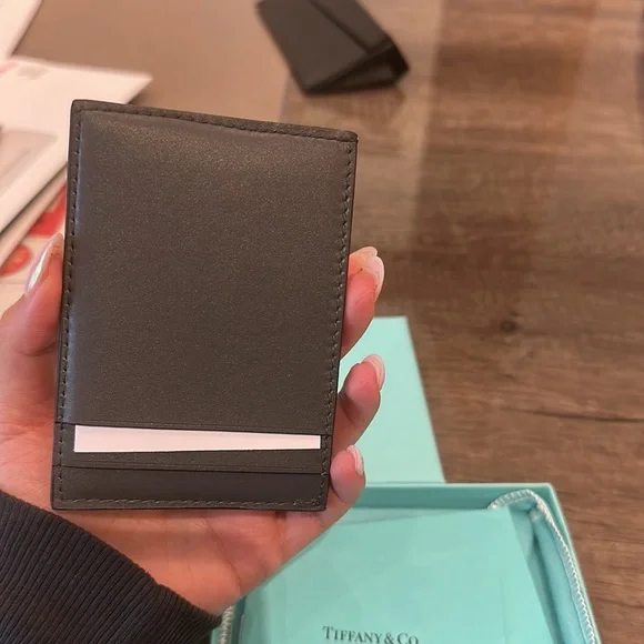 New Tiffany and co!!! Card wallet - Picture 2 of 2